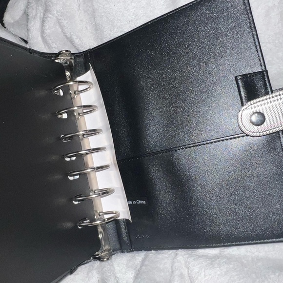 FranklinCovey Nora simulated leather snap 1.5” plaid binder - Picture 9 of 15